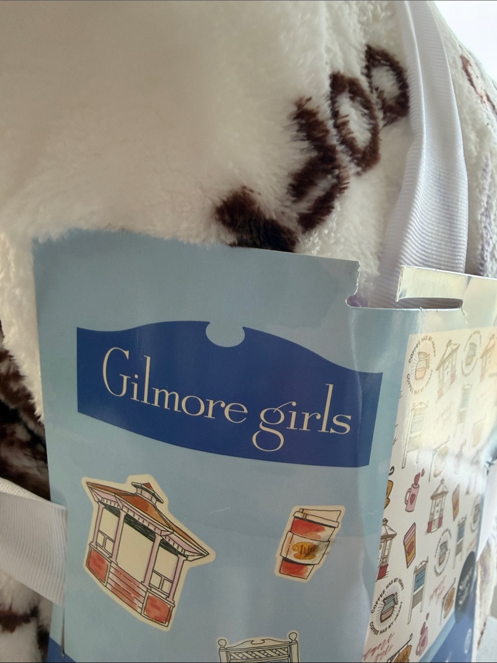 Better Homes And Gardens White Plush Gilmore Girls Anniversary Throw - Picture 4 of 7